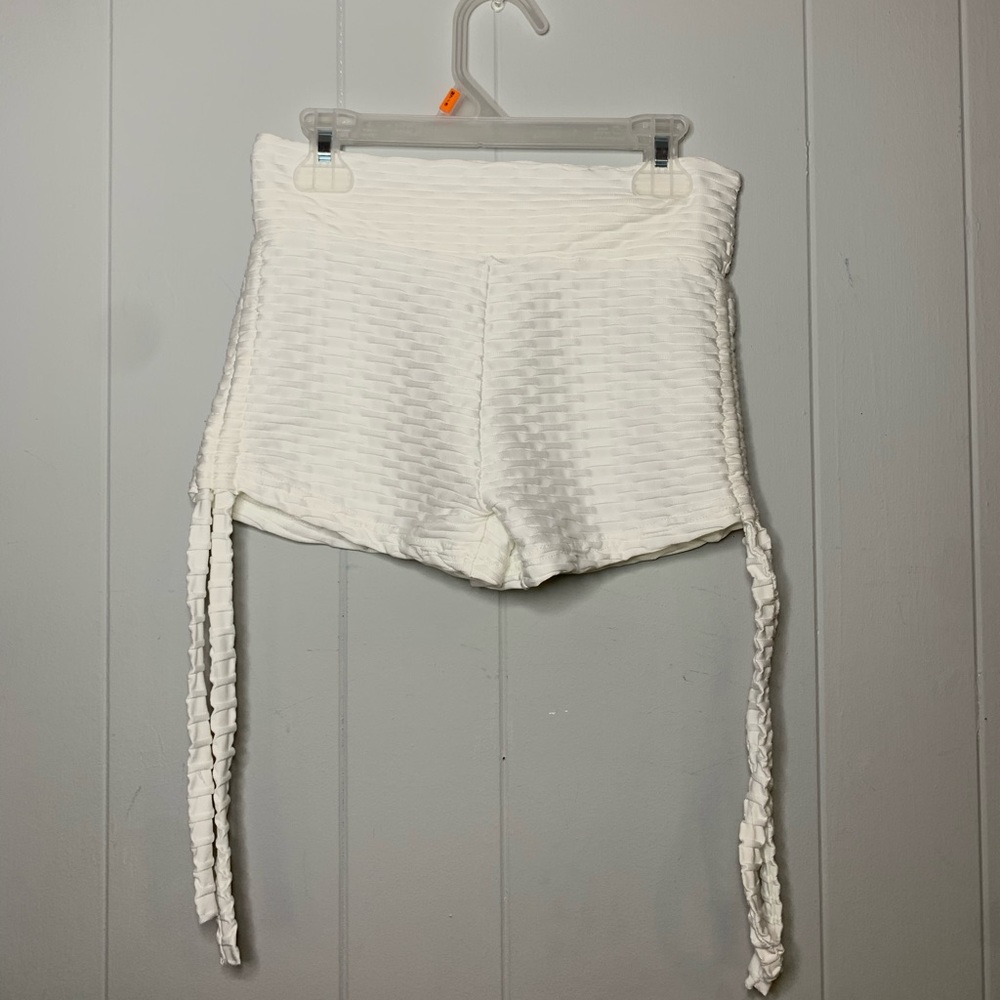 SHEIN RUFFLED SHORTS